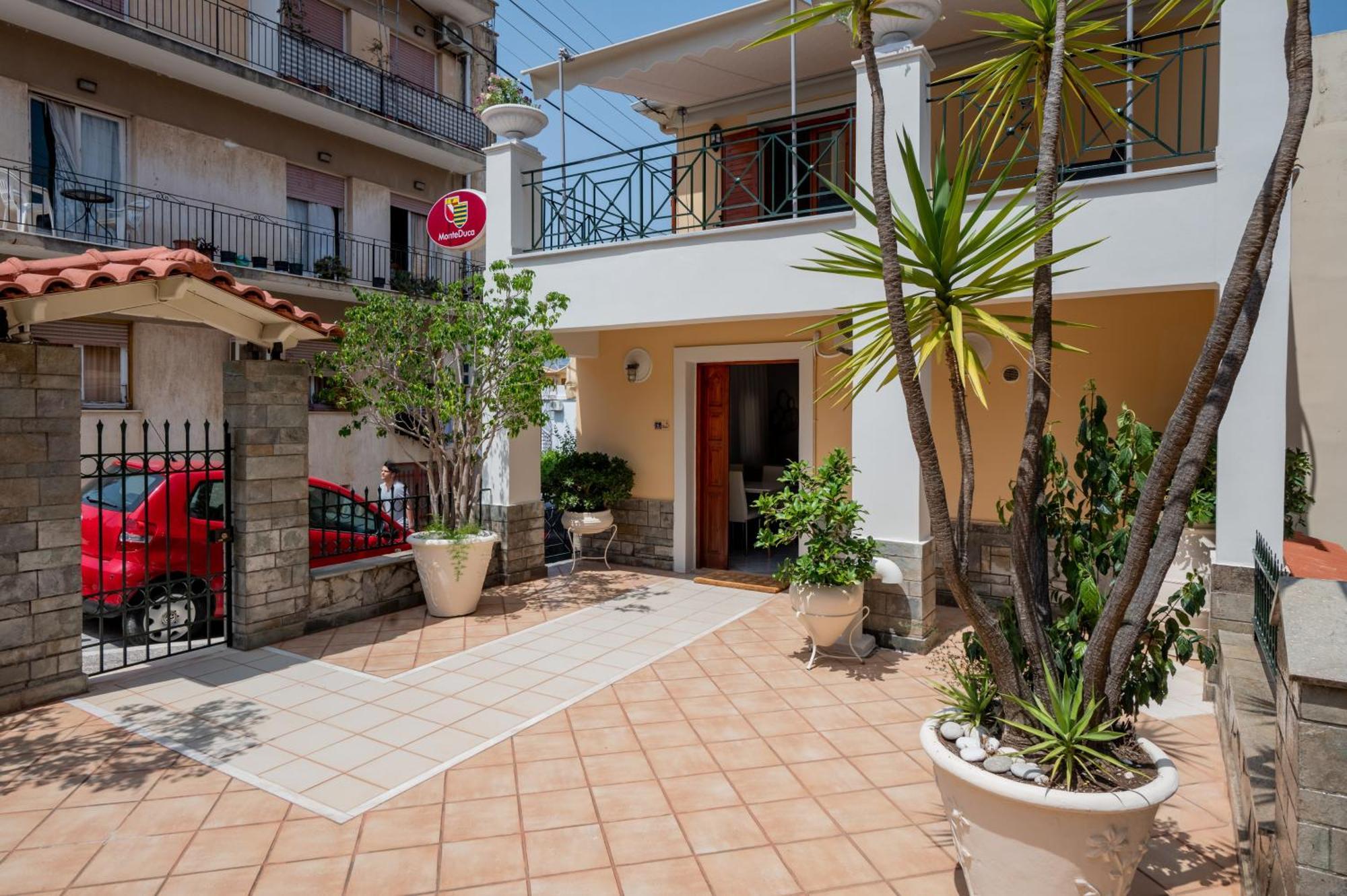 Monteduca Apartments Argostolion Dış mekan fotoğraf